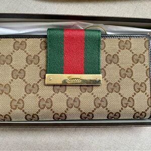 Authentic Gucci Continental Web Wallet with Box